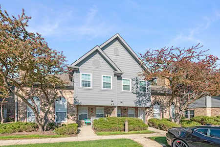 43 Foxcroft Rd #43-127 Naperville, IL 60565