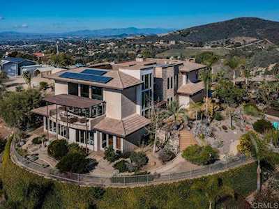 2362 Edgehill Road Vista, CA 92084
