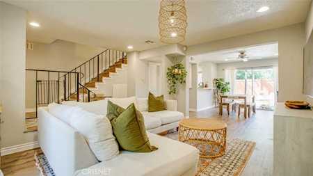 27469 Country Glen Rd Agoura Hills, CA 91301