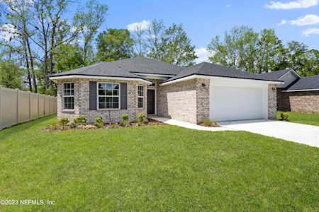 8106 Helmsley BLVD Jacksonville, FL 32219