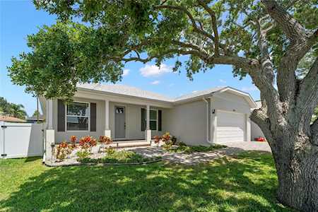 7859 40th Ave N St. Petersburg, FL 33709