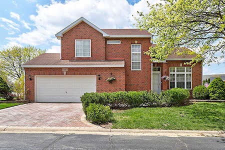 1307 Chase Pointe Ct Naperville, IL 60565