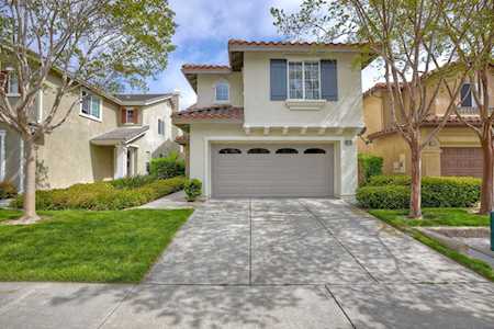 1760 Cottonwood Dr Vista, CA 92081