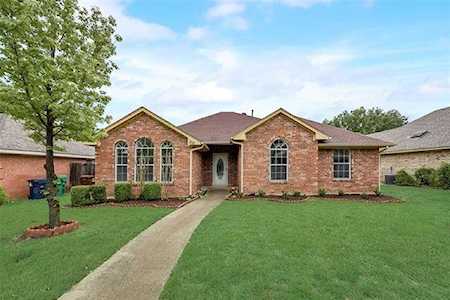 308 Plum Hollow Denton, TX 76207