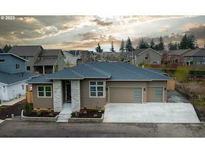 19843 S Leland RD Oregon City, OR 97045