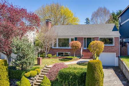 3050 43rd Ave W Seattle, WA 98199