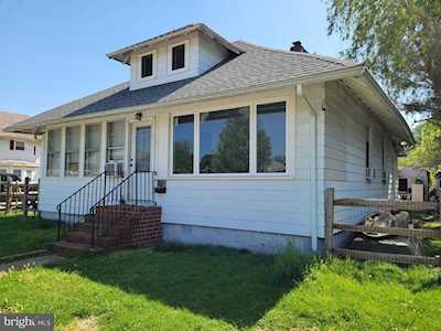 281 Johnson St Penns Grove, NJ 08069