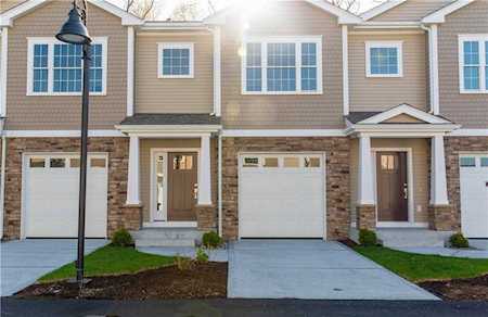 25 Franklin Rd #4 East Greenwich, RI 02818
