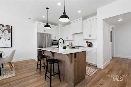4575 W Riva Capri St Meridian, ID 83646