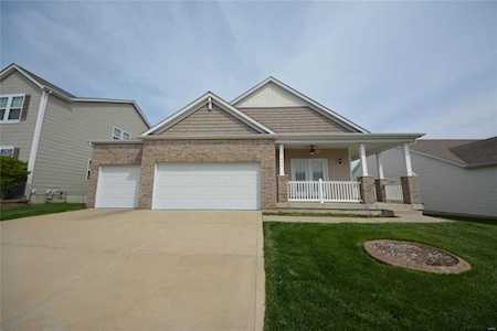 1804 English Oak Dr Lake St Louis, MO 63367
