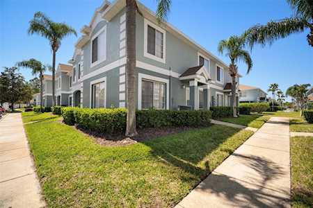 2232 Fluorshire Dr Brandon, FL 33511