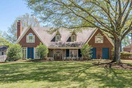 2686 Burton Briar Cir Collierville, TN 38017