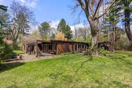 8 French Road Weston, MA 02493