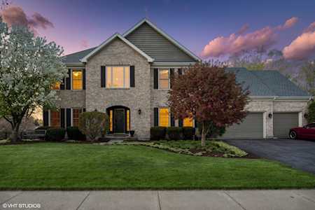 2223 Joyce Ln Naperville, IL 60564