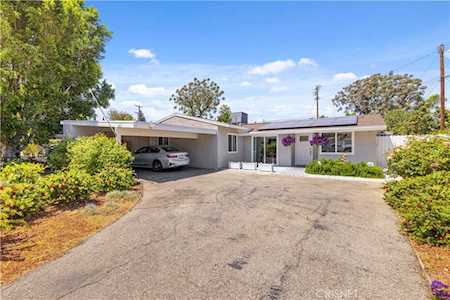 8111 Tunney Ave Reseda, CA 91335