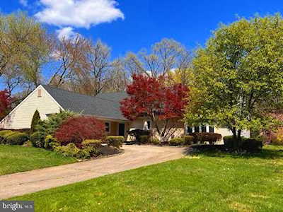 6 Dorset Rd Cherry Hill, NJ 08003
