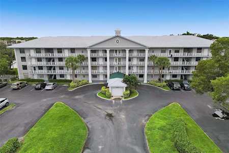 1532 Whitehall Dr #102 Davie, FL 33324