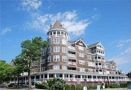 53 Conanicus Ave #1B Jamestown, RI 02835