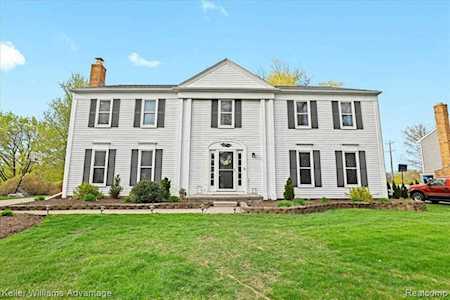 22390 Innsbrook Dr Northville, MI 48167