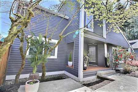 11715 NE 105th Ln Kirkland, WA 98033