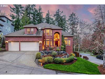 592 Weidman CT Lake Oswego, OR 97034