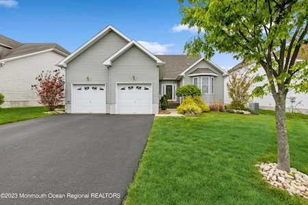 161 Scarborough Way Marlboro, NJ 07746