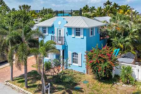 27 Douglas Drive Ocean Ridge, FL 33435