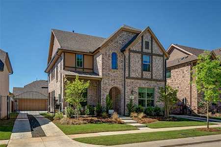 1809 Lakemont Drive Van Alstyne, TX 75495