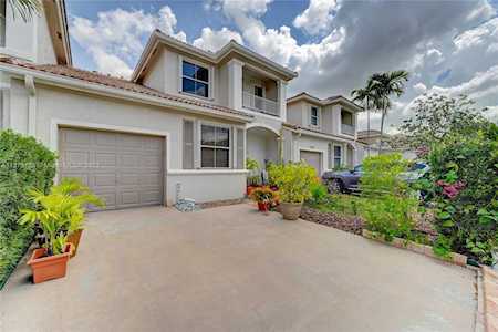 13075 NW 9th Ct Pembroke Pines, FL 33028