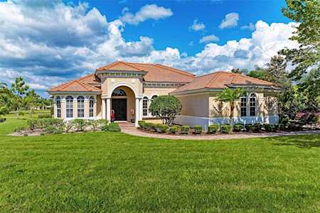 8304 Wisteria PLACE Bradenton, FL 34202