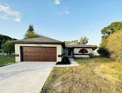 7105 Pebble Pass LOOP Lakeland, FL 33810