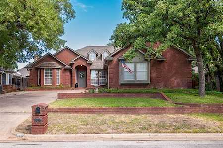 6607 Capitol Hill Drive Arlington, TX 76017
