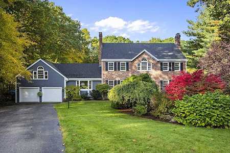 24 Willis Holden Dr Acton, MA 01720