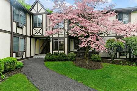 48 Foxwood Drive #4 Pleasantville, NY 10570