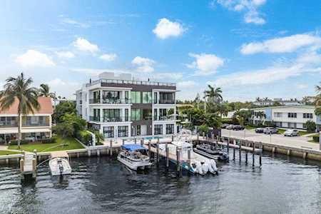 344 Venetian Drive #101 Delray Beach, FL 33483