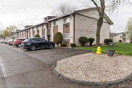 7422 Woodview St #1 Westland, MI 48185