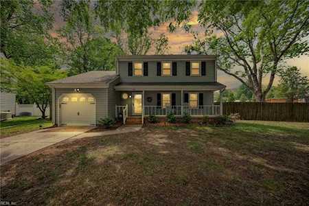 189 Arcadia Dr Newport News, VA 23608