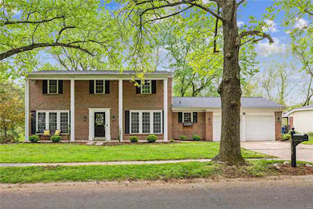 13166 Greenbough Dr St Louis, MO 63146