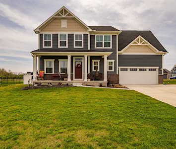 2814 New Castle Dr Troy, OH 45373
