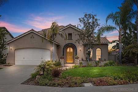 3328 Corte Del Cruce Carlsbad, CA 92009