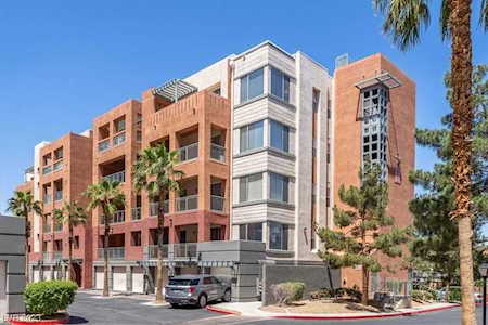 27 E Agate Ave #402 Las Vegas, NV 89123