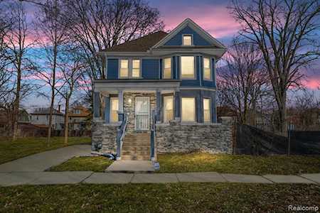 275 Woodland St Detroit, MI 48202