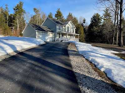 63 Lynn Grove Rd Northwood, NH 03261