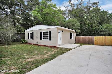 3735 Eve DR E Jacksonville, FL 32246