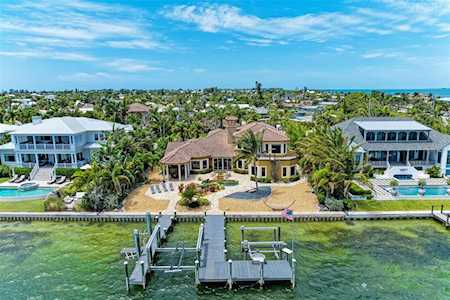 643 Key Royale Dr Holmes Beach, FL 34217