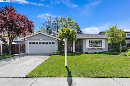 7728 Knollbrook Dr Pleasanton, CA 94588