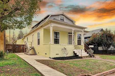 2957 34th Street Sacramento, CA 95817