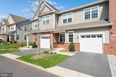 17 Tucker Way Pennington, NJ 08534