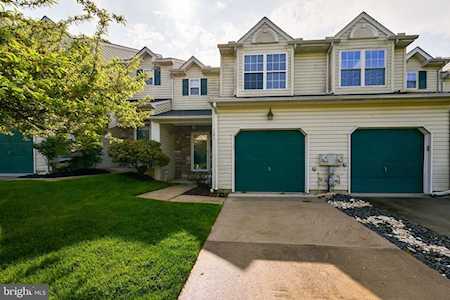 906 Glackens Ln Wilmington, DE 19808