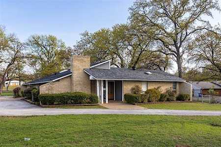 101 E Huitt Lane Euless, TX 76040